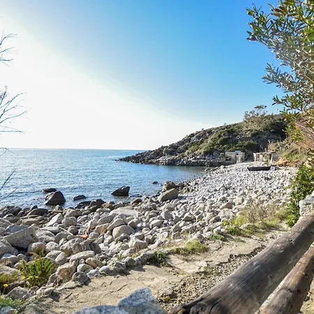 בית נופש 4 Bedroom Lovely In *