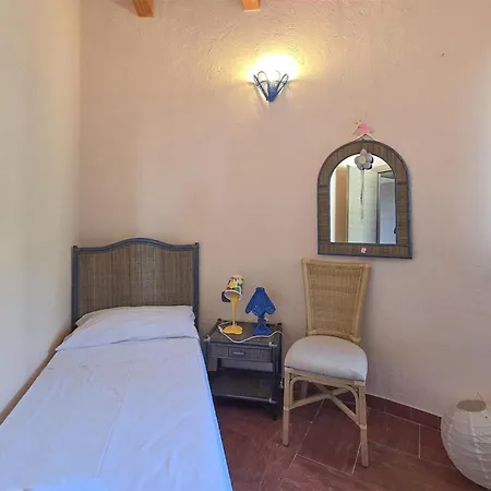 4 Bedroom Lovely In Ferienhaus Ricadi